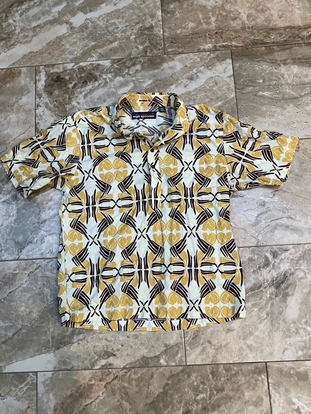 Reyn Spooner Hawaiian Shirt Mens M Yellow Abstract Tropical Spooner Sloth Shirt